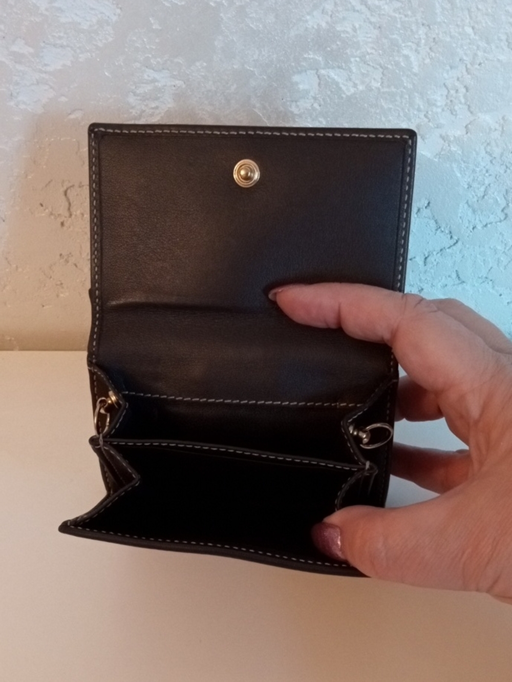 Gucci Brown GG Canvas Wallet with Gold Heart Emblem - Picture 5 of 8